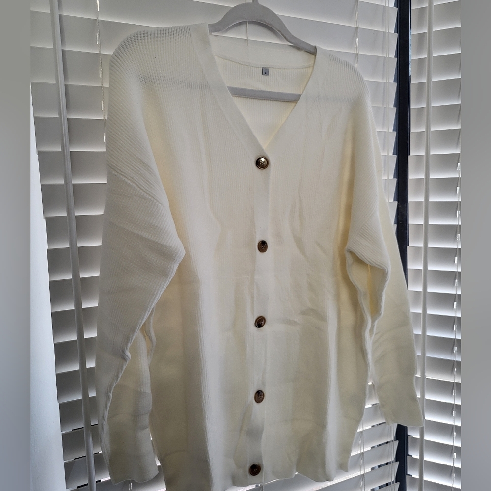 NWOT Women's Cream Cardigan Sweater